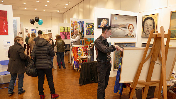 47. Frühjahrsmesse „Leben Wohnen Freizeit“ Kunst und Freizeit, aber