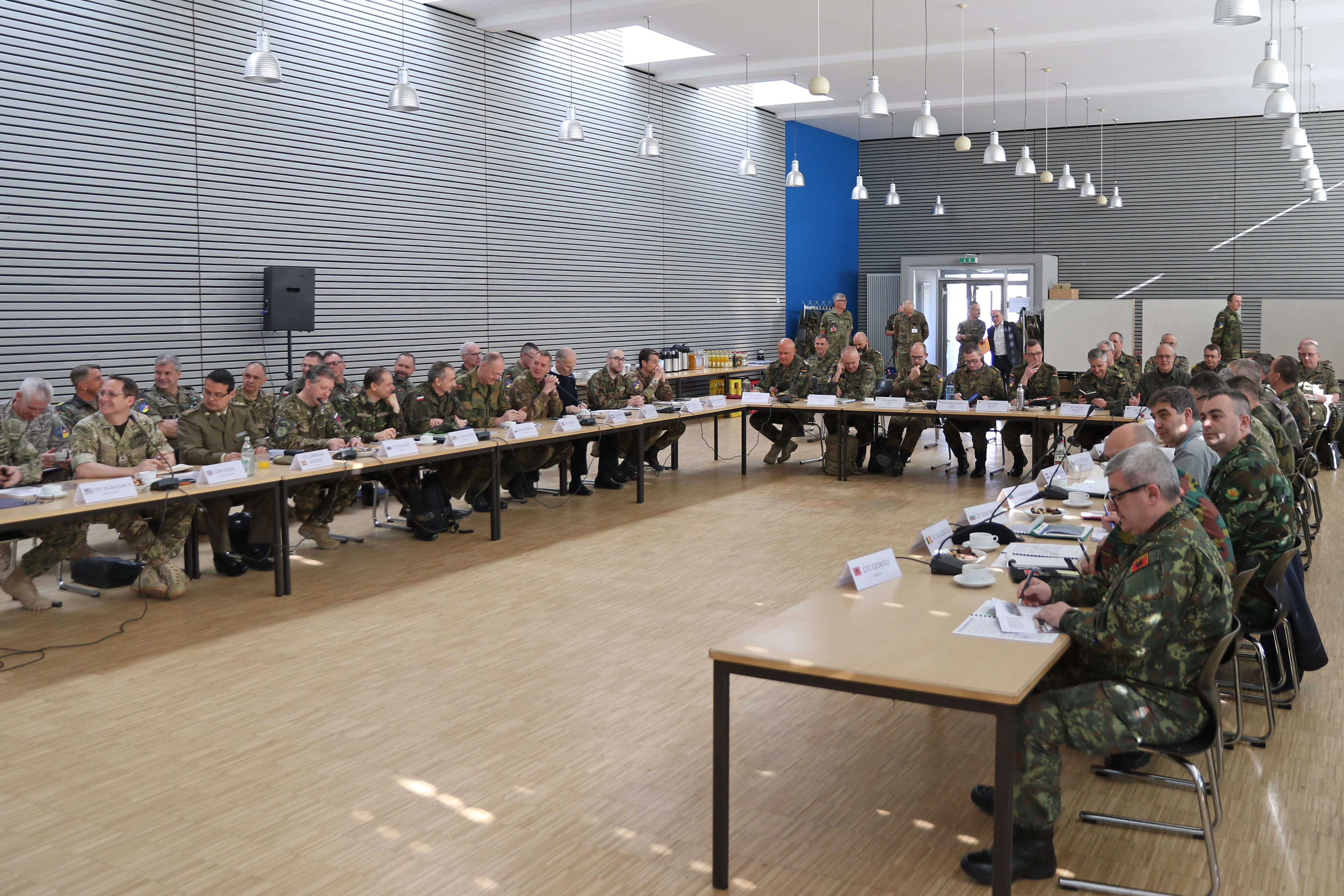 Jsec Kommando Der Nato In Dienst Gestellt Friedensaktivisten Protestieren