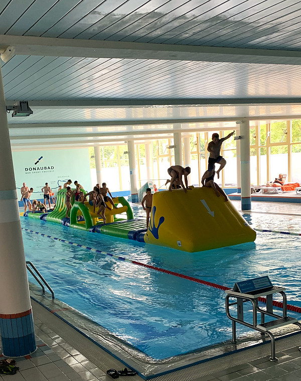 Poolparty Im Donaubad